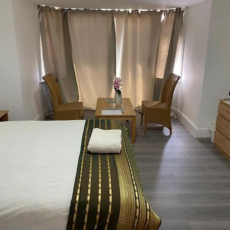 Sunrup Heathrow Διαμέρισμα Feltham Εξωτερικό φωτογραφία