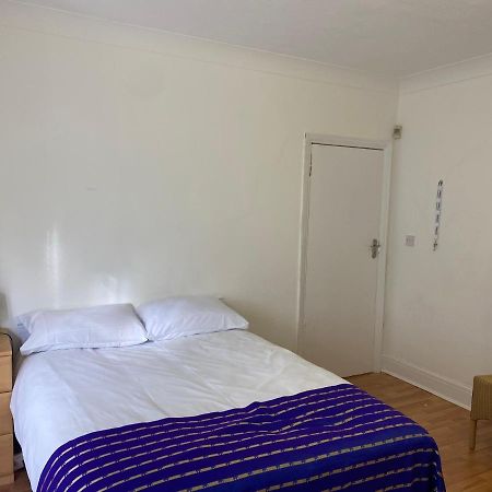 Sunrup Heathrow Διαμέρισμα Feltham Εξωτερικό φωτογραφία