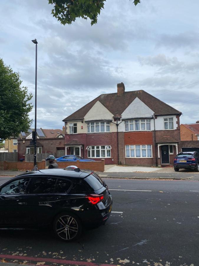 Sunrup Heathrow Διαμέρισμα Feltham Εξωτερικό φωτογραφία