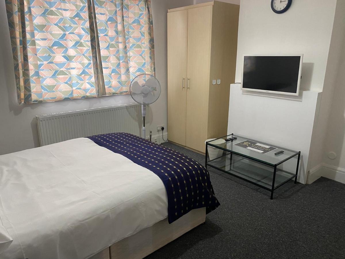 Sunrup Heathrow Διαμέρισμα Feltham Εξωτερικό φωτογραφία